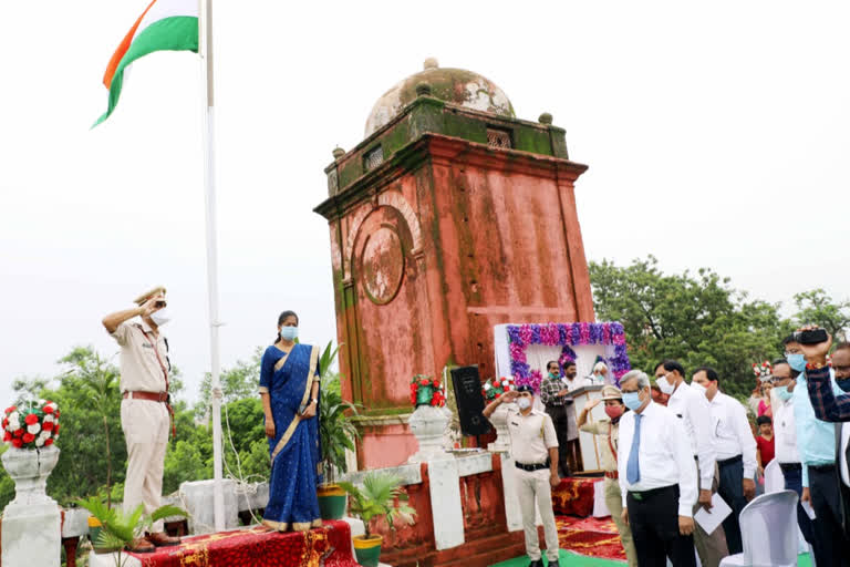 Collector Anugraha P. hoisted the flag at the Collectorate premises