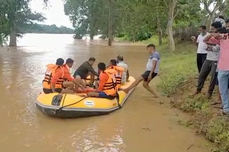 Man throws sons into river in Chhattisgarh