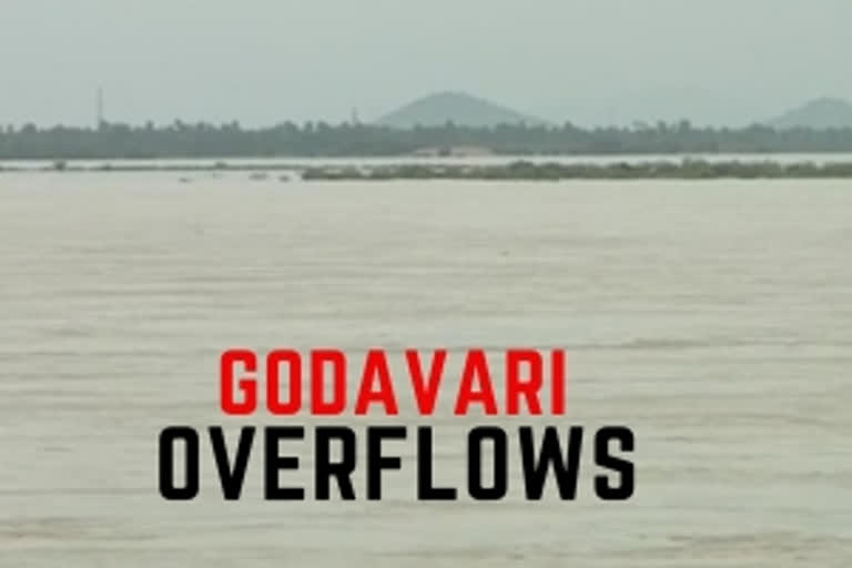 Godavari overflows in Andhra Pradesh