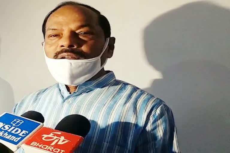 Former CM Raghubar Das reaction on Dhoni retirement from international cricket, news of Dhoni, Dhoni retirement from international cricket, पूर्व सीएम रघुवर दास ने धोनी के अंतरराष्ट्रीय क्रिकेट से संन्यास पर दी प्रतिक्रिया, धोनी की खबरें, धोनी का अंतरराष्ट्रीय क्रिकेट से संन्यास