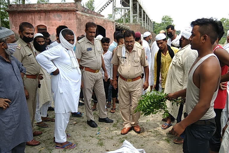 man dead body found in saharanpur