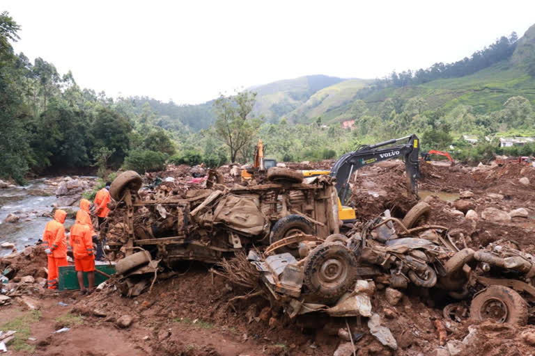 ettimudi tragedy  bodies  bodies were found  പെട്ടിമുടി ദുരന്തം  രണ്ട് മൃതദേഹങ്ങള്‍ കൂടി കണ്ടെത്തി  രണ്ട് മൃതദേഹങ്ങള്‍