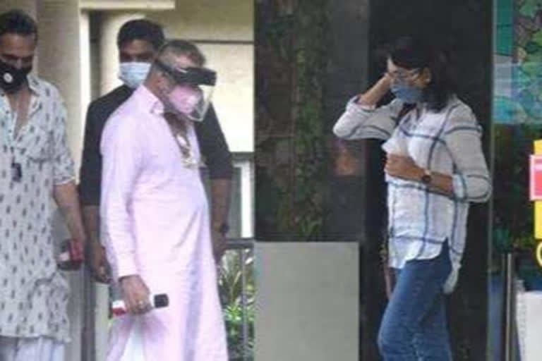 Sanjay Dutt went to Leelavati Hospital with Priya Dutt