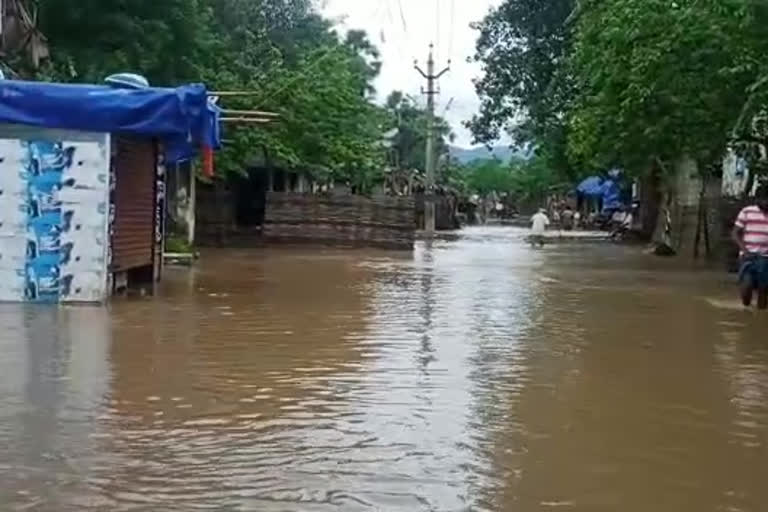 జిల్లాలో రికార్డుస్థాయిలో పెరిగిన వరద ఉద్ధృతి