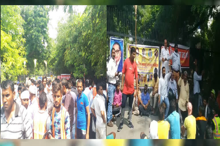 cleaning workers protest infront of noida authority office in sector 6 for their demands