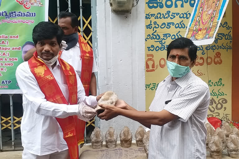 Distribution of earthen vinayaka idols in Pathur