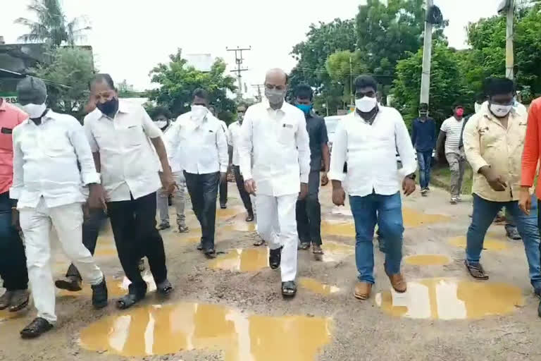 Bandy Sanjay toured in Karimnagar