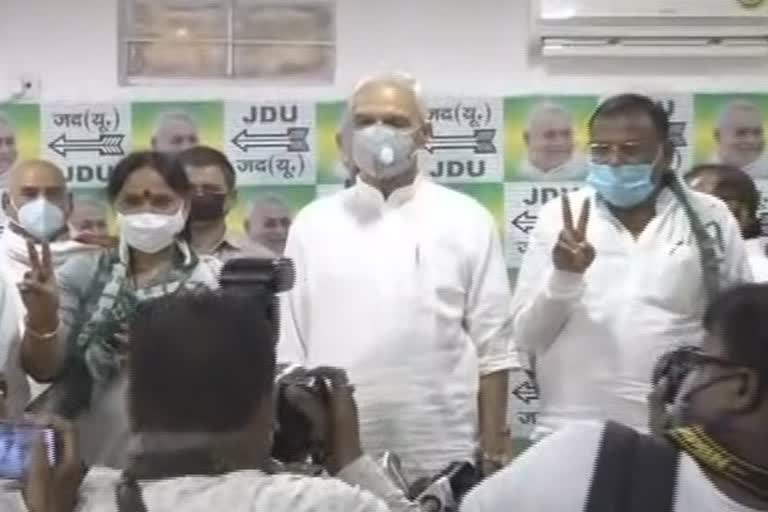 RJD के पूर्व विधायकों ने ज्वाइन की JDU