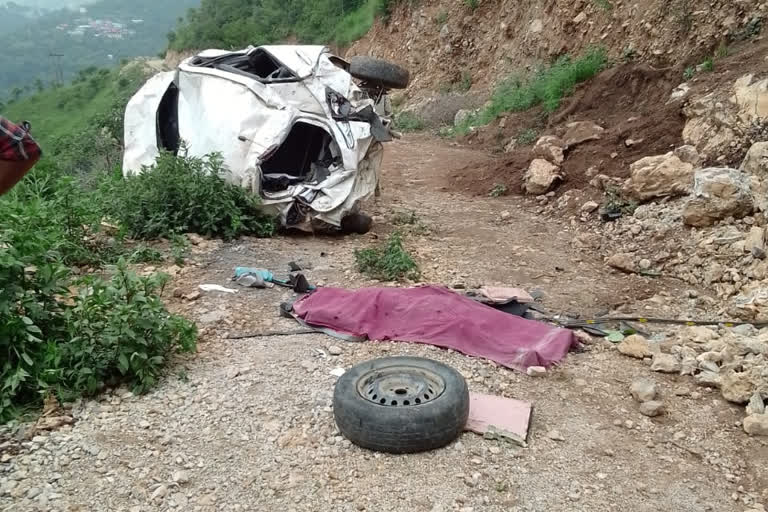 Road accident in Chanavag of shimla one dead