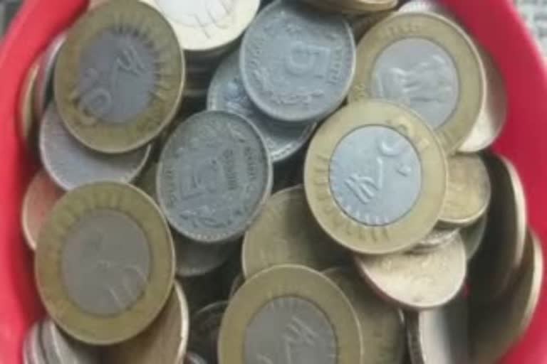 Shopkeepers refusing to take coins