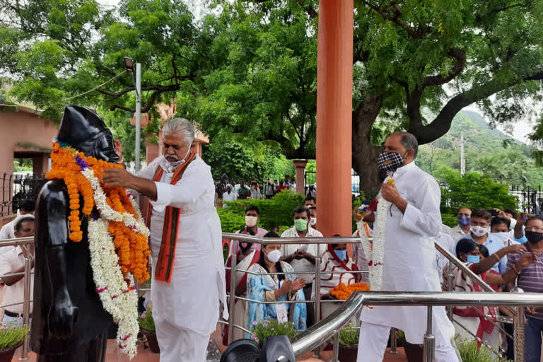 celebrated death anniversary of mountain man dasharatha manjhi