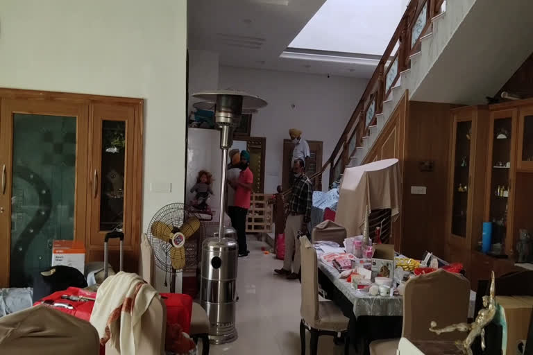 Thieves broke into NRI's house and seized goods worth Rs 10 lakh