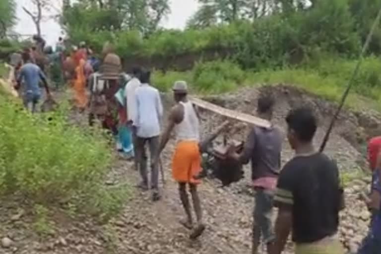 কাছাৰত অবৈধ শিলৰ ব্যৱসায়ৰ বিৰুদ্ধে উত্তাল প্ৰতিবাদ