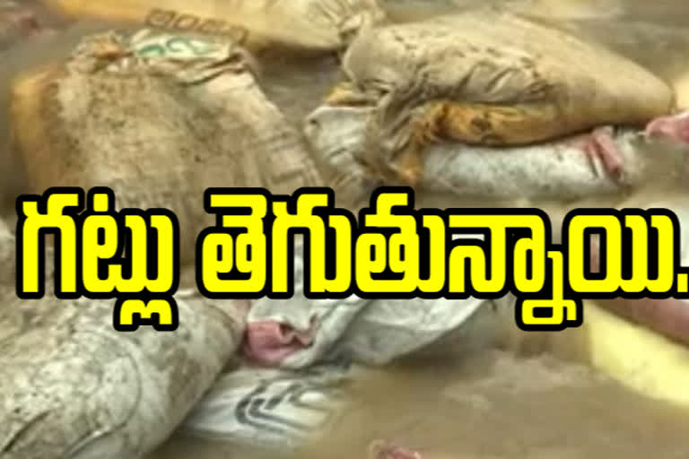 flood effects on  Godavari river beds