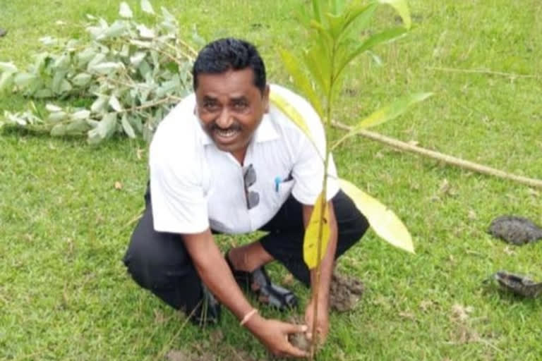 লাওখোৱা অভয়াৰণ্যৰ বনাঞ্চলিক বিষয়াৰ মৃত্যু