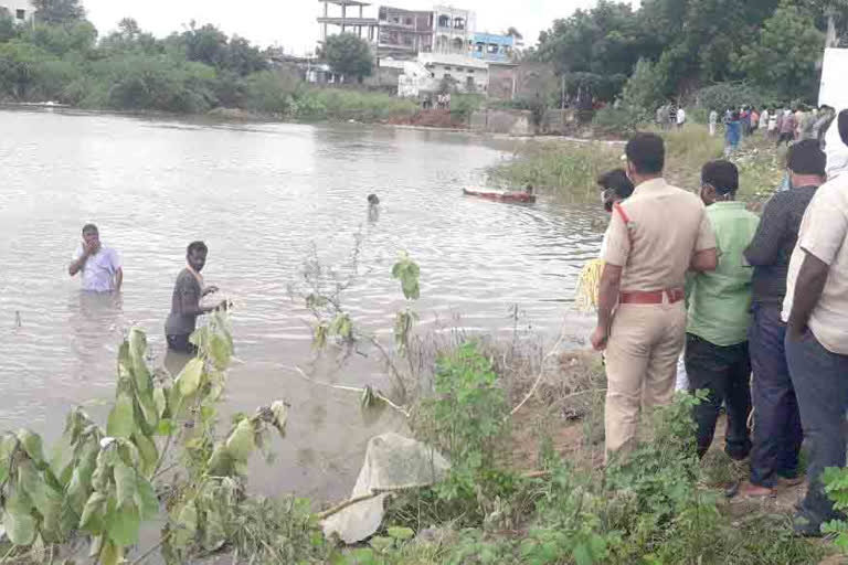 man missingfisherman missing in jmmikunta nayini cheruvu in jmmikunta nayini cheruvu