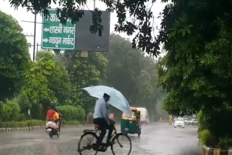 Heavy rains in Ghaziabad, people got relief from heat