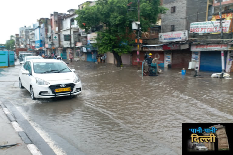 delhi traffic jam after water logging