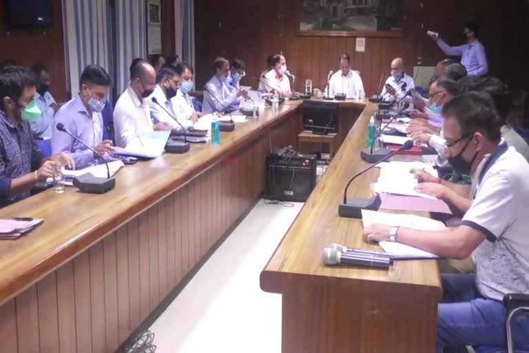 IPH Minister held meeting with officials in Hamirpur