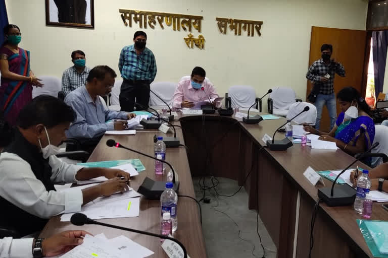 DC helds meeting with officials of tourism department in ranchi