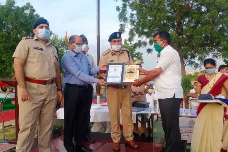 पुलिस शहीद स्मारक का अनावरण, Police martyr memorial unveiled