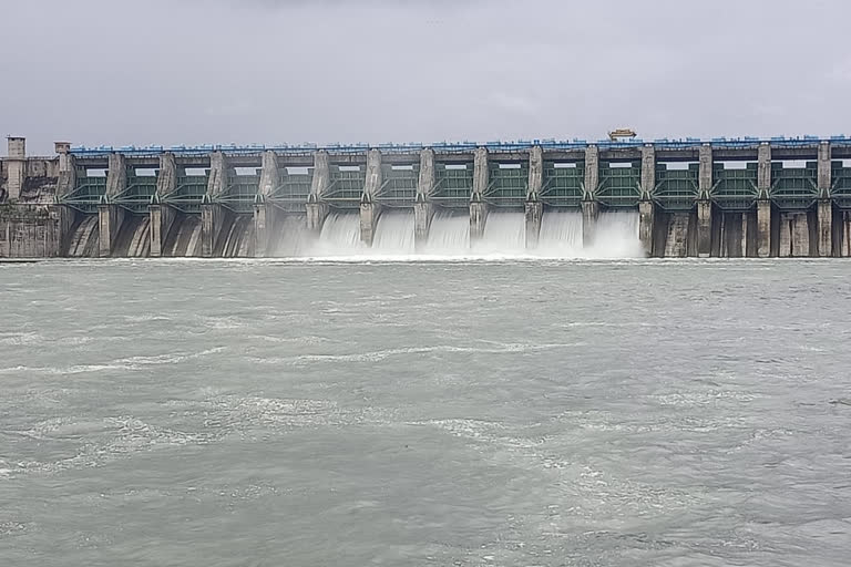 six gates of Rajghat dam opened