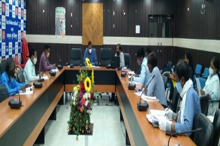 Deputy Development Commissioner reviews atma yojana in jamshedpur