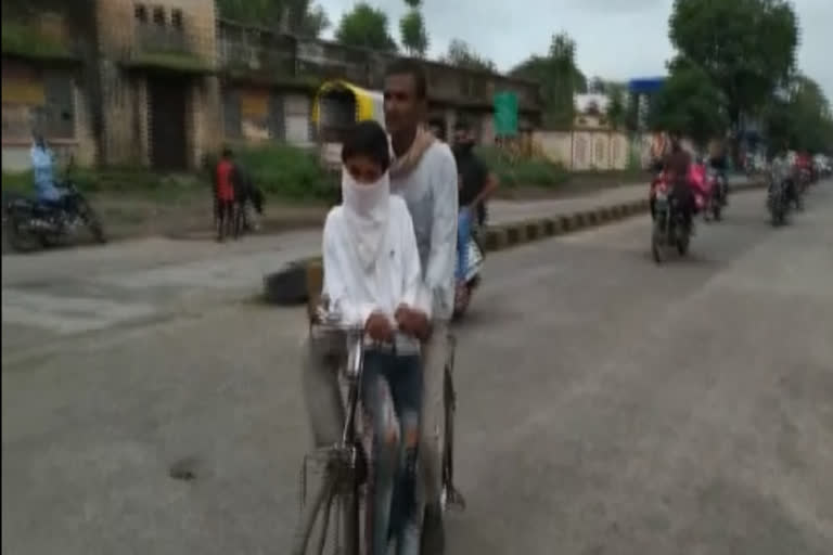 Father pedals bicycle for 85 km to take son to Class 10 exam centre in MP