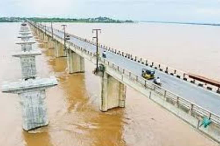 rising-flood-flow-to-godavari-again-at-bhadrachalam-kothagudem-district