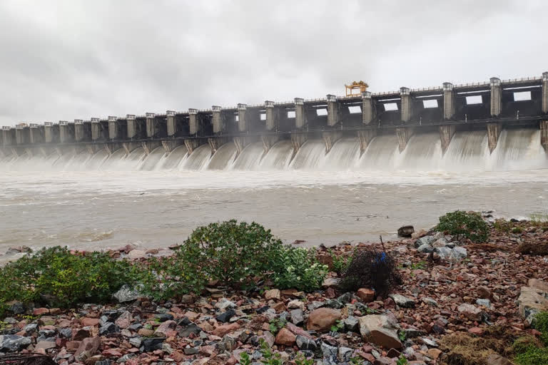 Increasing inlet flow of the Alamatti Reservoir