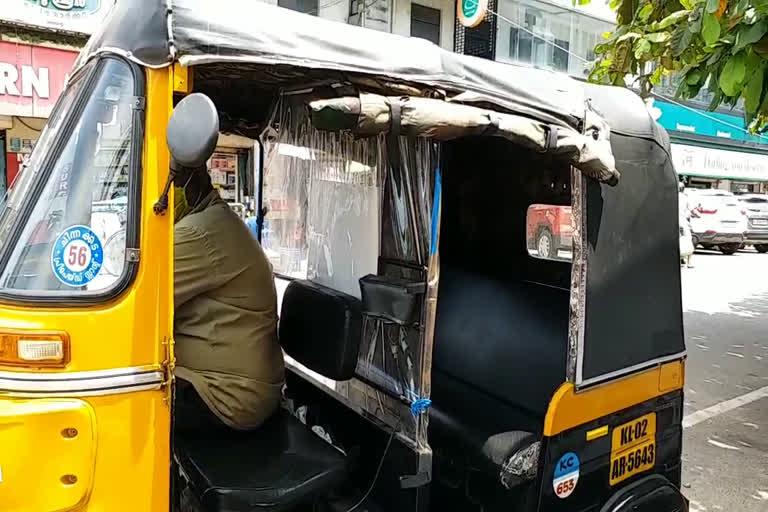 covid protection in taxi vehicles  covid news  കൊവിഡ് വാര്‍ത്തകള്‍  മോട്ടോര്‍ വാഹന വകുപ്പ്  കൊല്ലം വാര്‍ത്തകള്‍  ഓട്ടോ തൊഴിലാളികള്‍  taxi vehicles