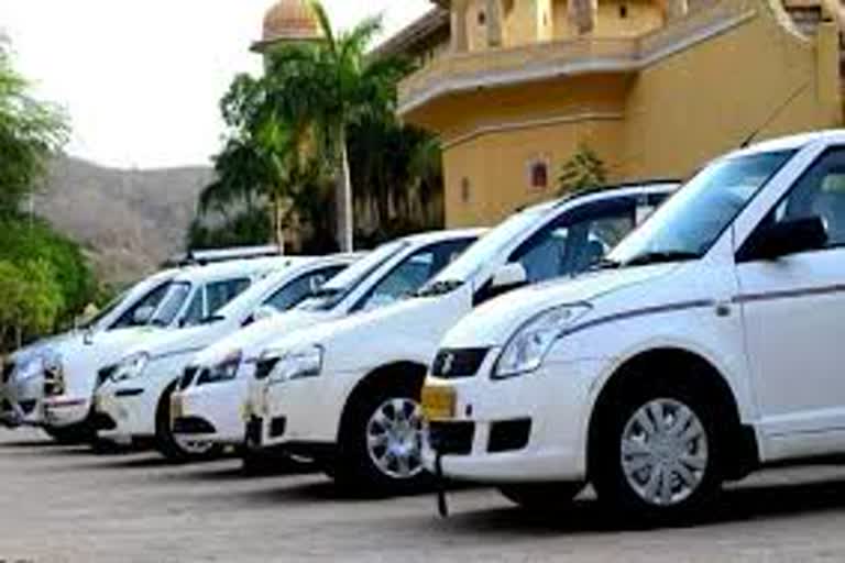 Srinagar youth starts Uber, Ola type taxi service in J&K