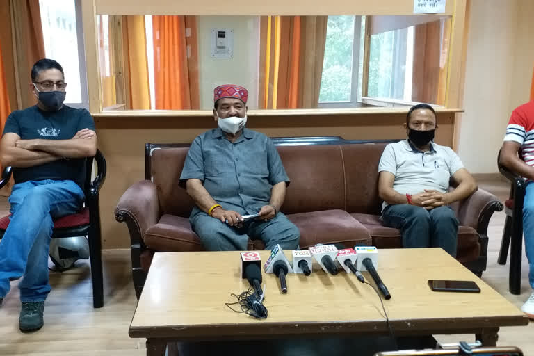 Press Conference of Former MLA Maheshwar Singh in kullu