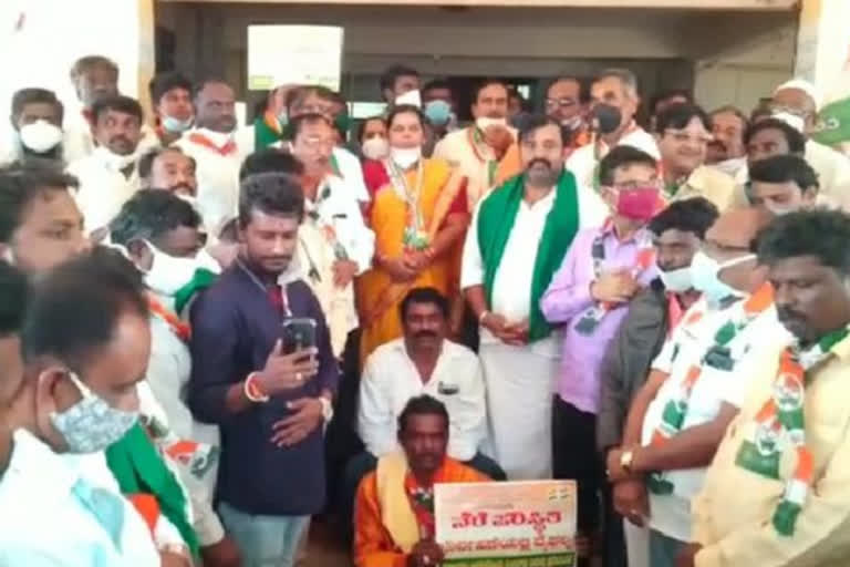 Kundagola Taluk Block Congress Protest