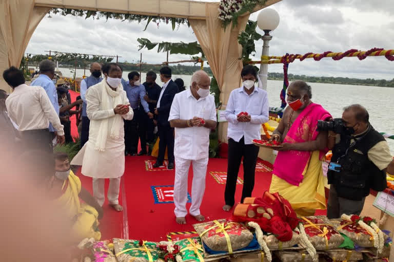 Mandya_krs  Baagina Offering  Kaveri River  Cauvery  Mandya  KRS Dam  ಕಾವೇರಿಗೆ ಬಾಗೀನ  ಕಾವೇರಿ  ಬಾಗೀನ ಅರ್ಪಣೆ  ಕೆಆರ್‌ಎಸ್‌ ಅಣೆಕಟ್ಟೆ  ಸಿಎಂ ಯಡಿಯೂರಪ್ಪ