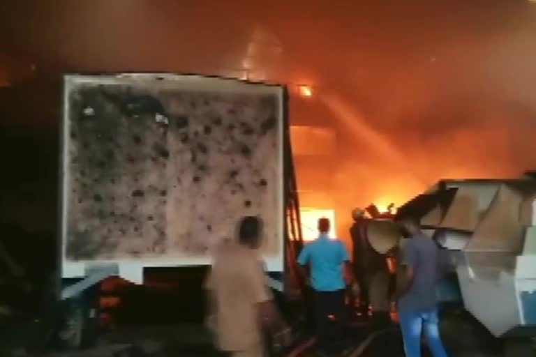 fire-broke-out-at-a-boat-manufacturing-factory-near-coconut-harbour-in-puducherry