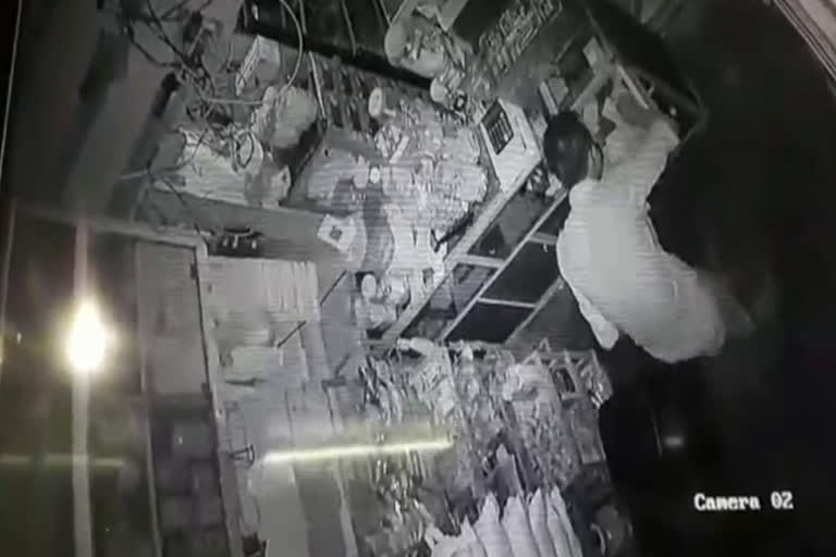 Theft in grocery store in sonipat