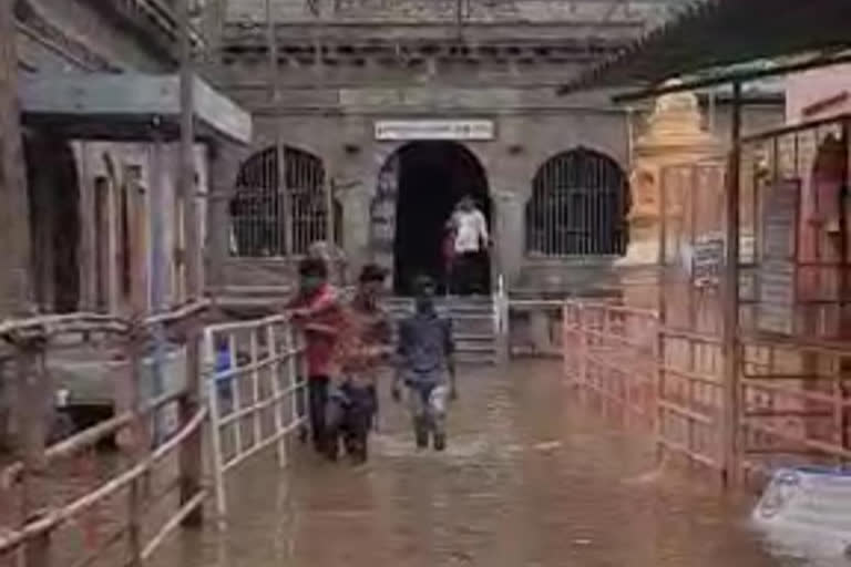 Chikkodi Krishna River entering the Veerabhadreshwara Temple