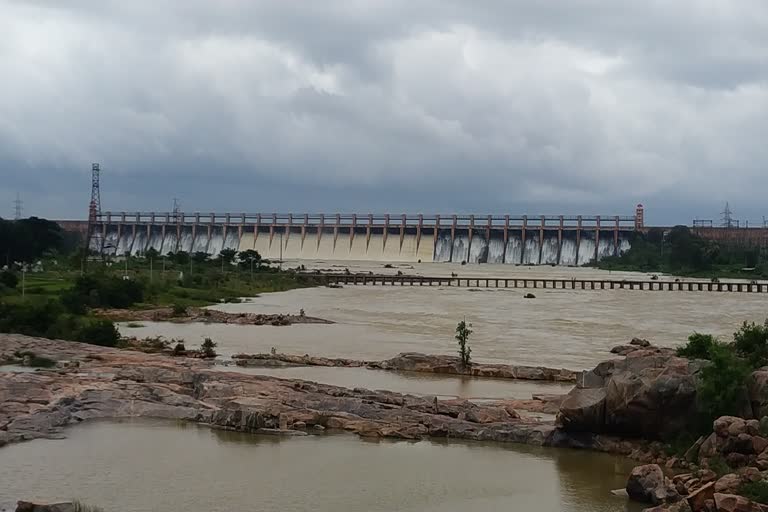 Tungabhadra dam inlet-outlet reduced