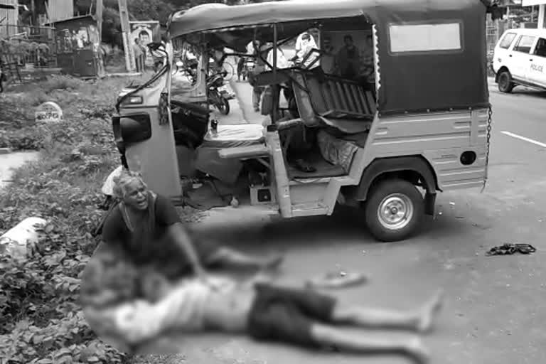 auto accident in bapatla and a auto driver died in guntur district