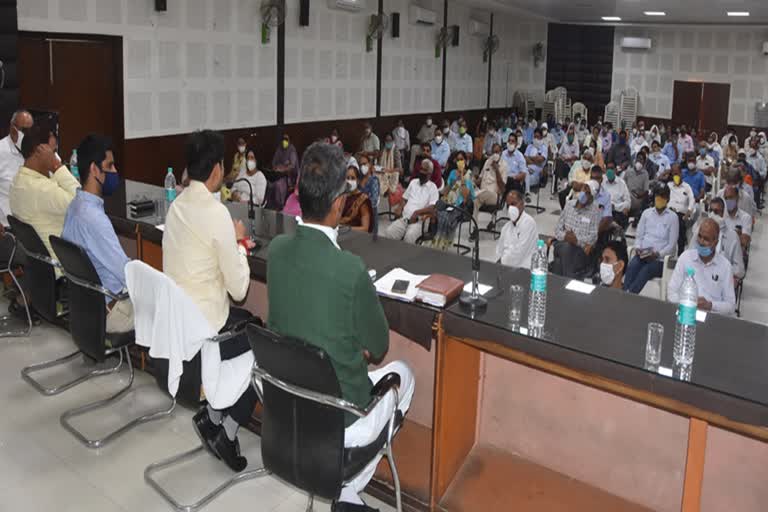 additional dc held meeting to make family identity card in bhiwani