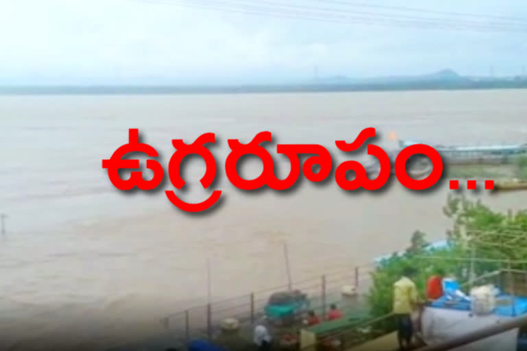 godavari flood level increasing at badrachalam