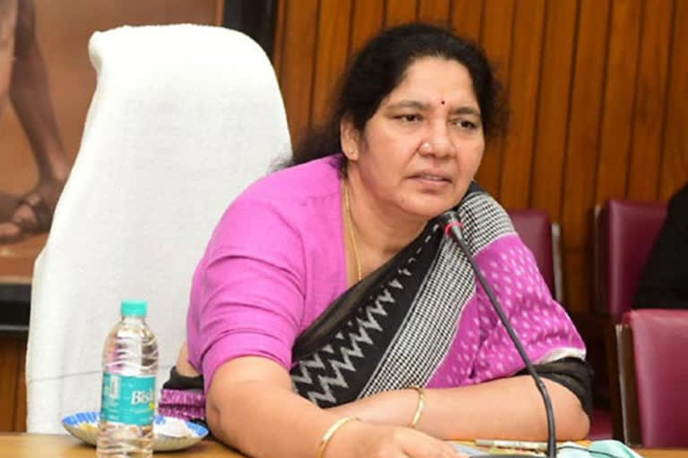 minister satyavathi ratod review on ameenpur case with investigation team