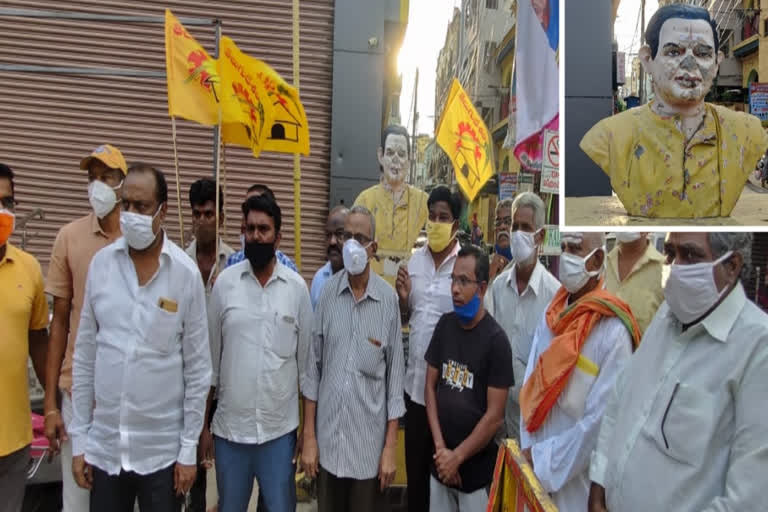 ntr-statue-destroyed-by-unknown-persons-in-tenali