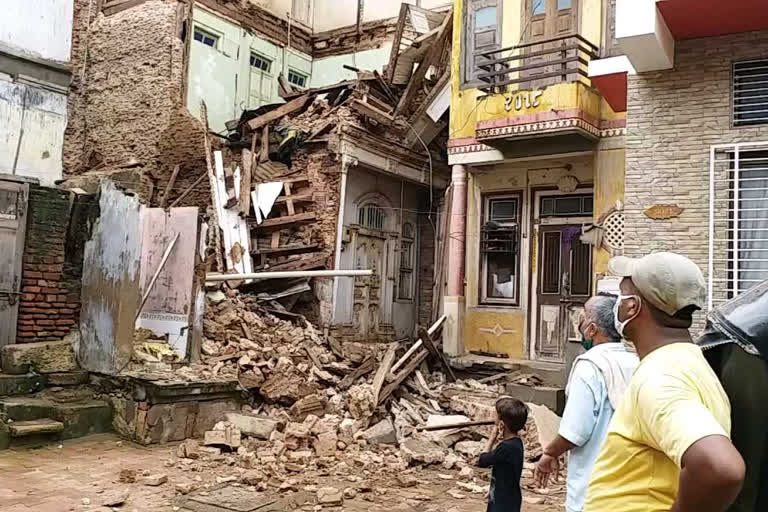 three-storey building collapsed