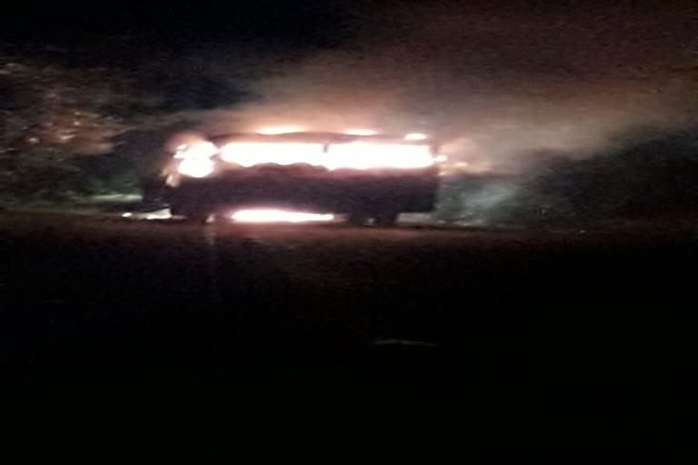 Uttar Pradesh: Narrow escape for eight passengers as bus catches fire