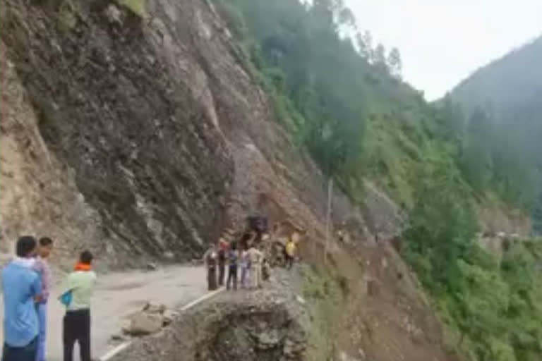 karnprayag-gwaladam-road