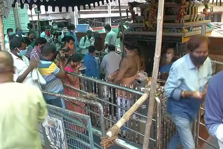 devotees rush to sampath vinayaka temple in visakhapatnam