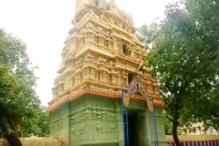 The ancient stone idol of Vinayaka in Someshwara temple in Somashila was stolen