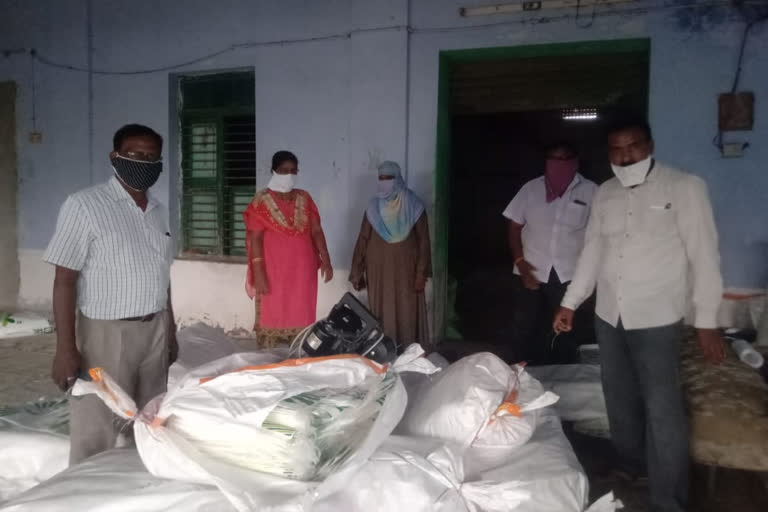duplicate fertilizers caught by vigilence officers in prakasam district